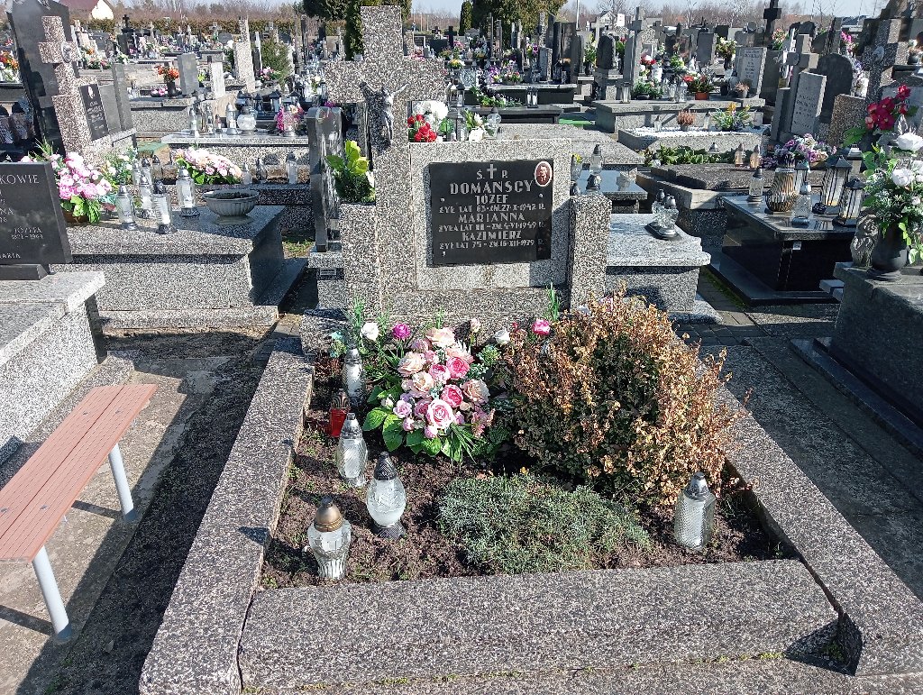 Grób Kazimierz Domański