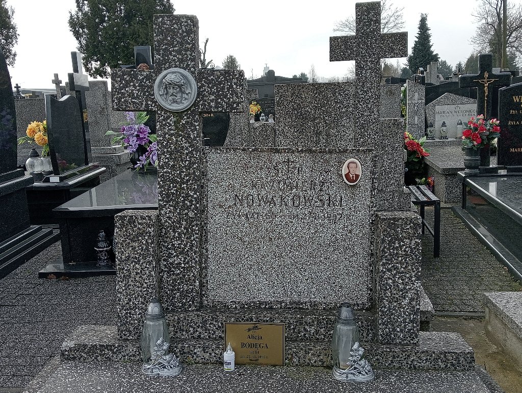 Grażyna Nowakowska 1954 Mszczonów - Grobonet - Wyszukiwarka osób pochowanych